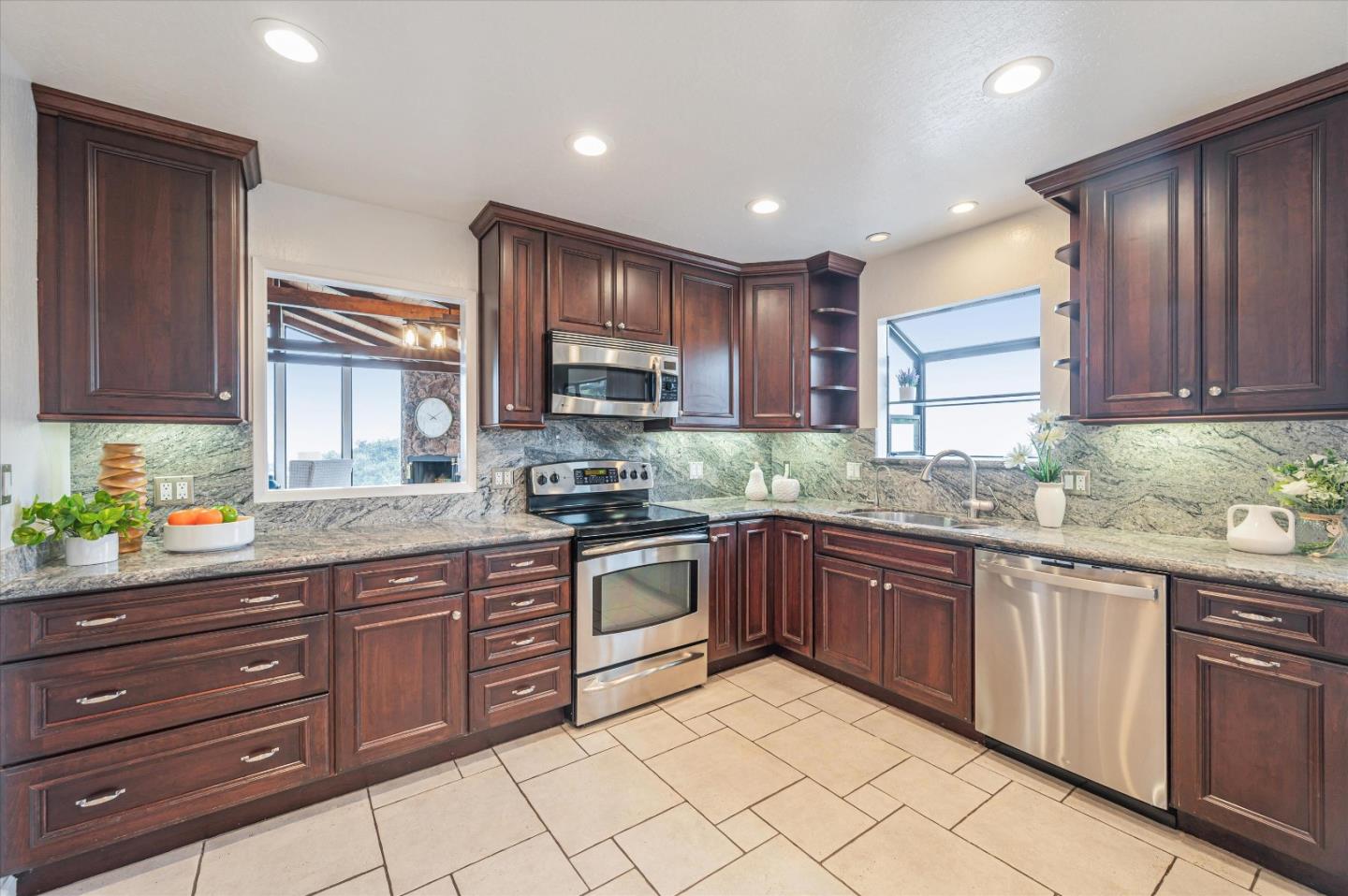 400 Middle Road Belmont, CA 94002 - Photo 14 of 51 Gallery Image 14