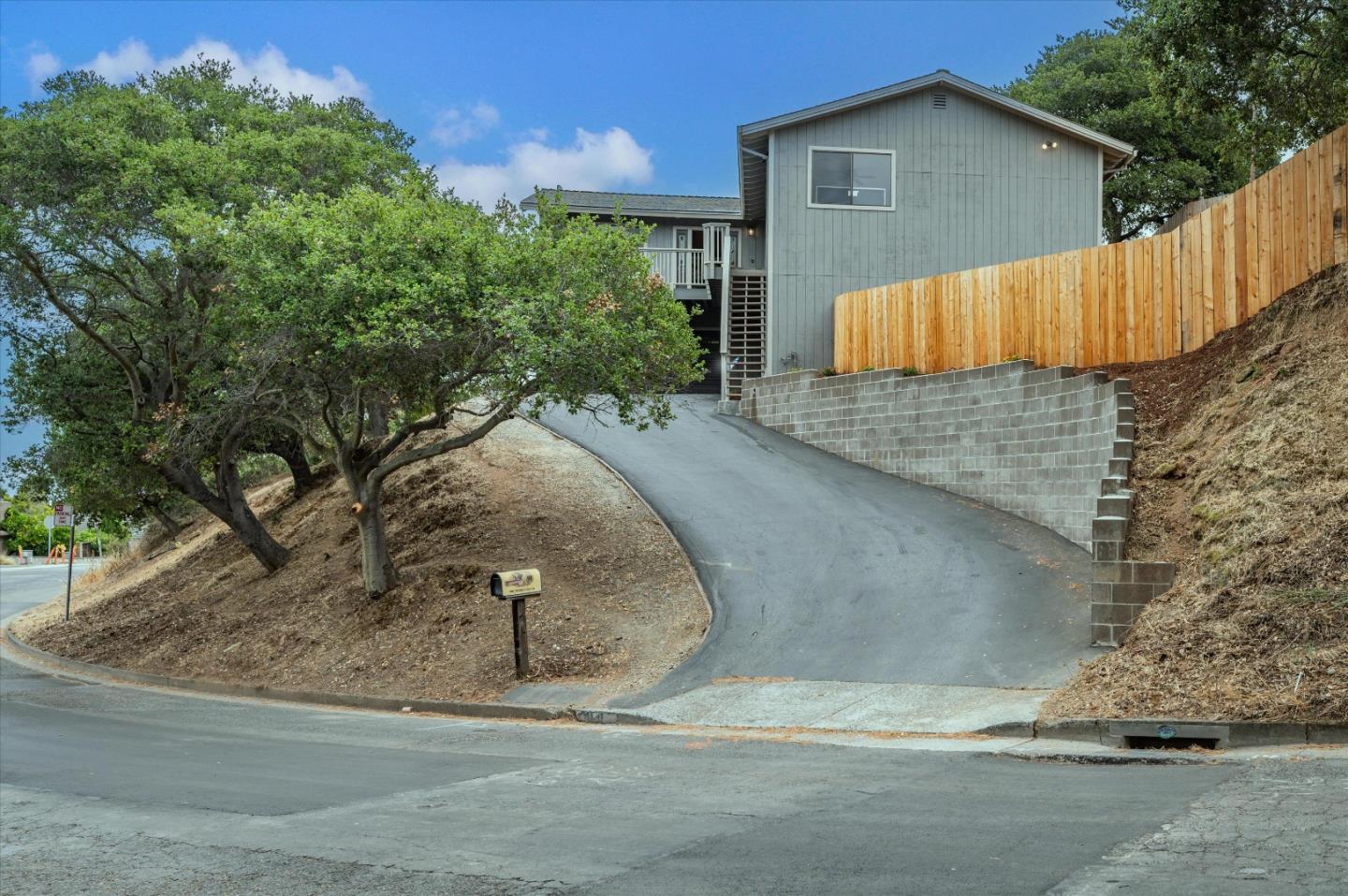 400 Middle Road Belmont, CA 94002 - Photo 6 of 51 Gallery Image 6