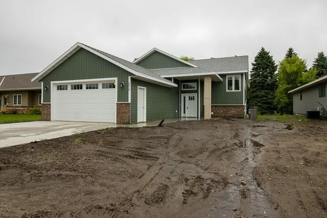 $399,900 | 2216 Lake Avenue, New Ulm, MN 56073