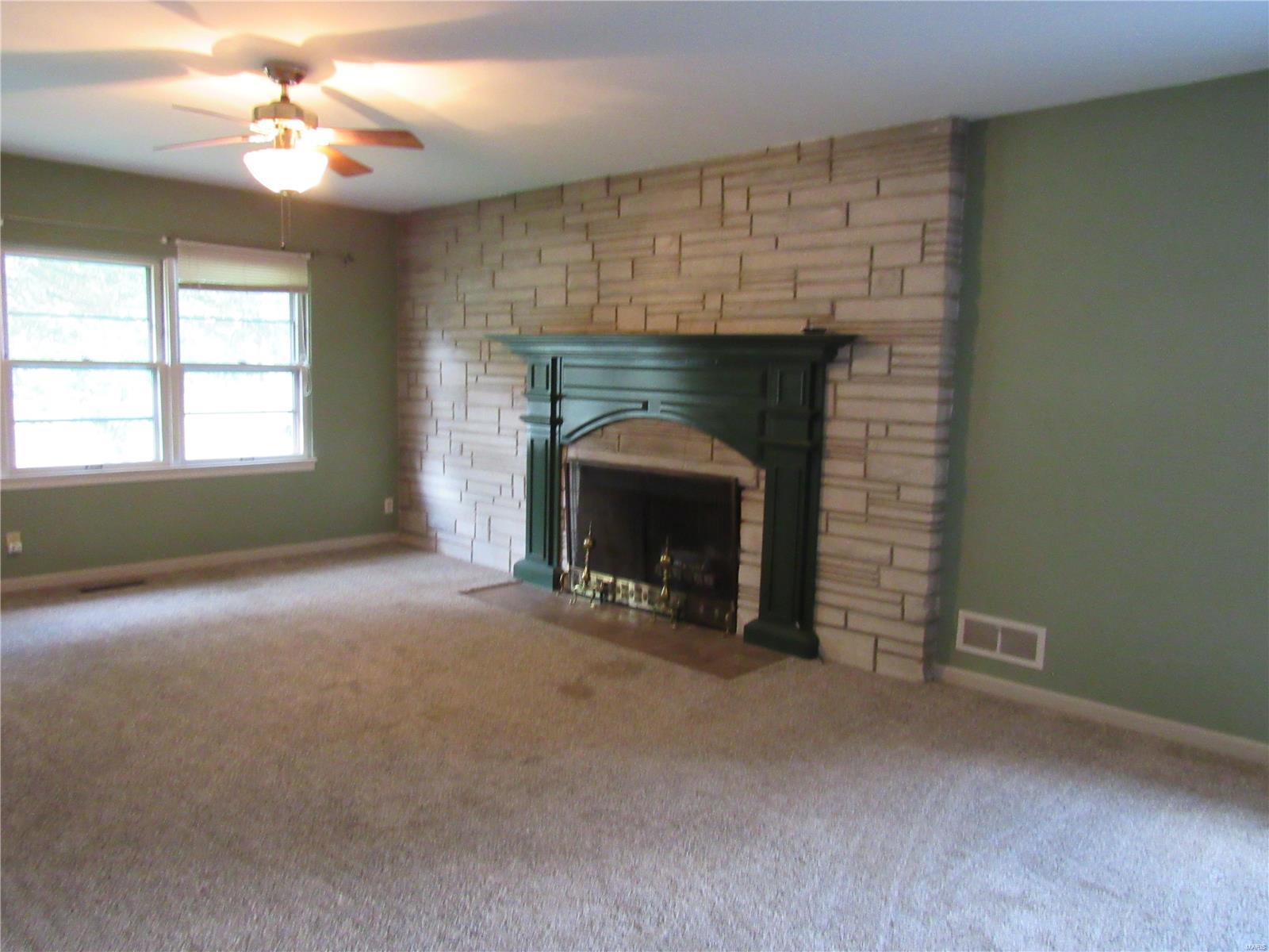 3027 Edwards Street Alton, IL 62002 - Photo 2 of 23 Gallery Image 2