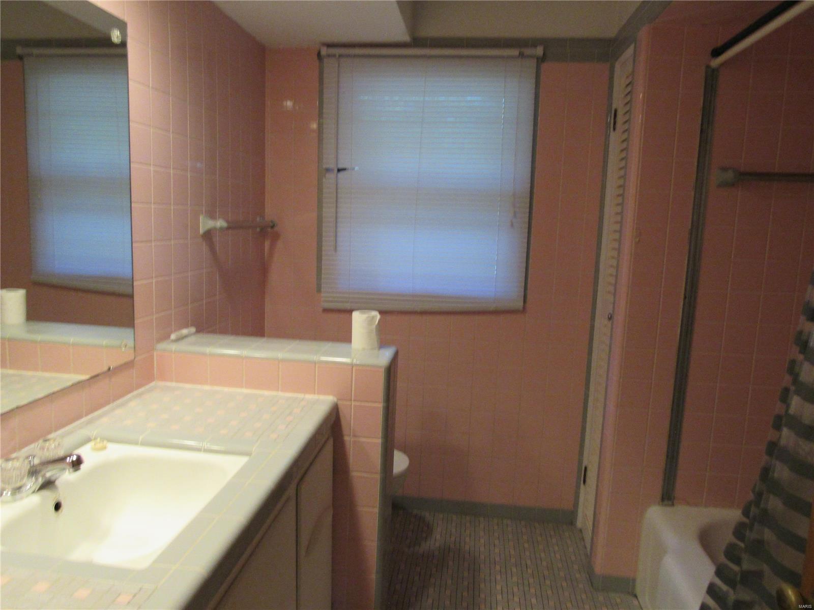 3027 Edwards Street Alton, IL 62002 - Photo 11 of 23 Gallery Image 11