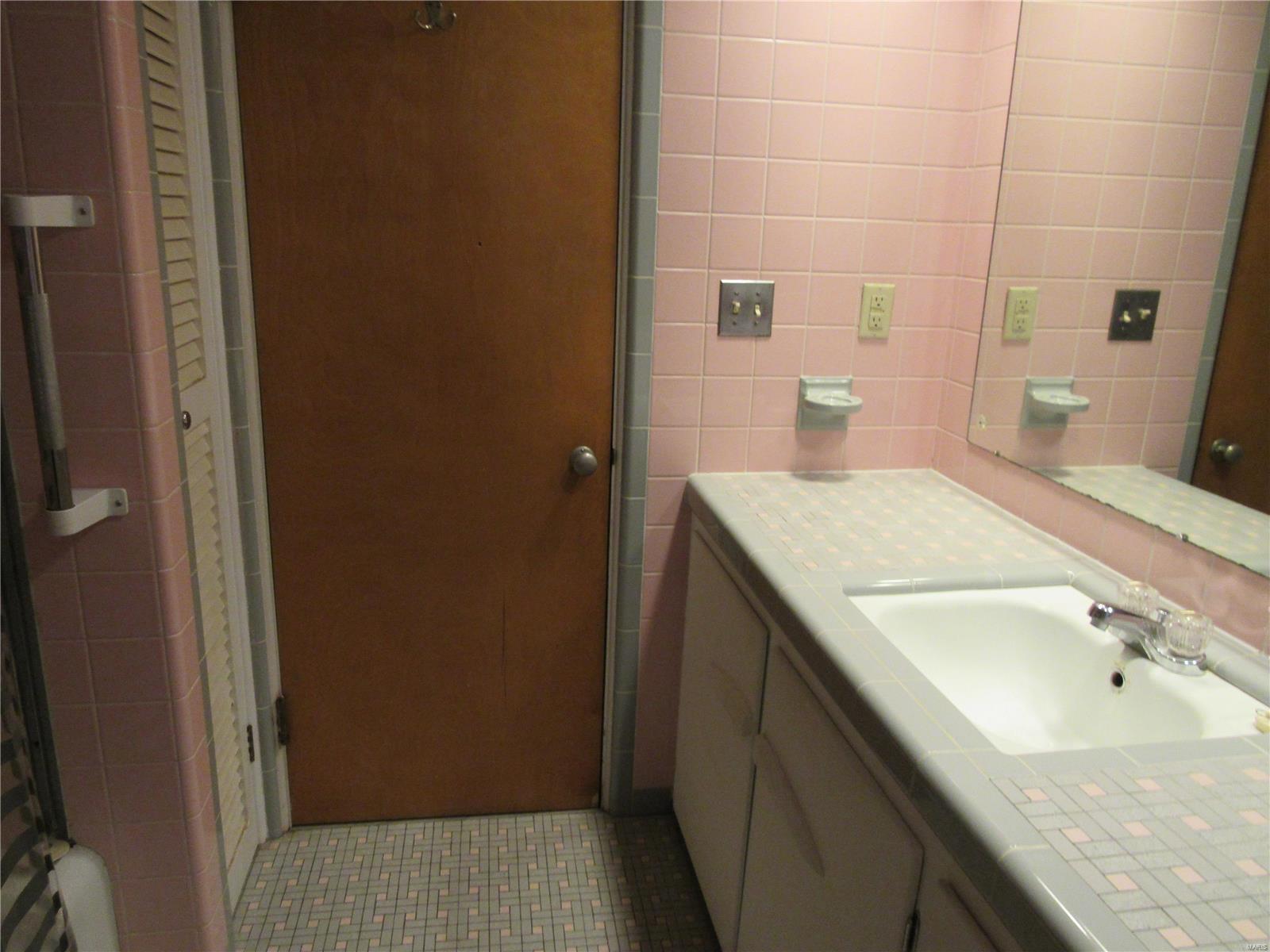 3027 Edwards Street Alton, IL 62002 - Photo 12 of 23 Gallery Image 12