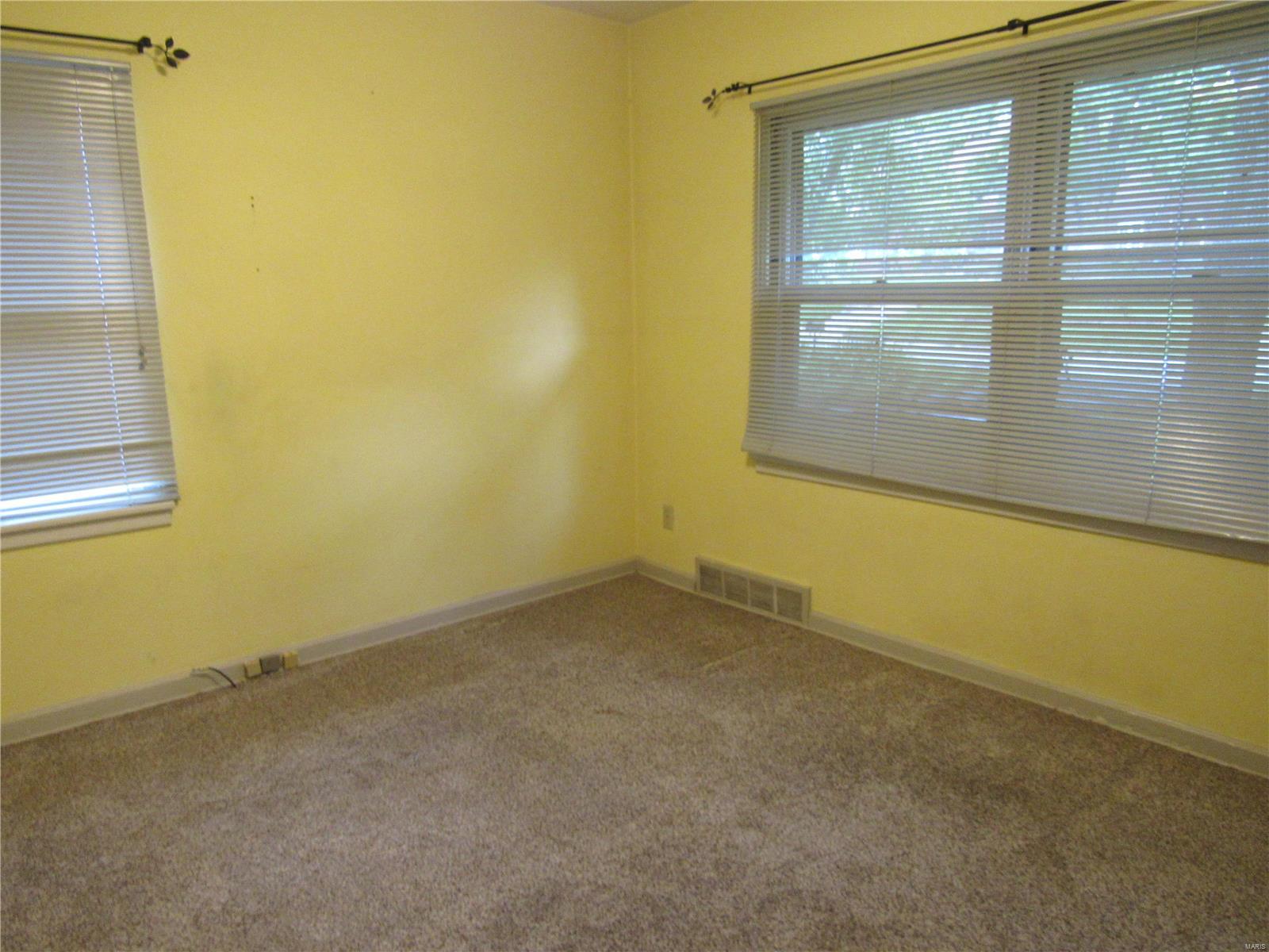 3027 Edwards Street Alton, IL 62002 - Photo 17 of 23 Gallery Image 17