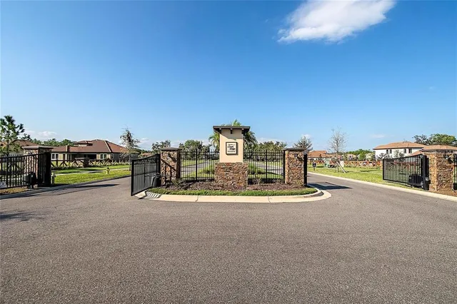 $1,250,000 | 10304 Meadowrun Drive, Lithia, FL 33547