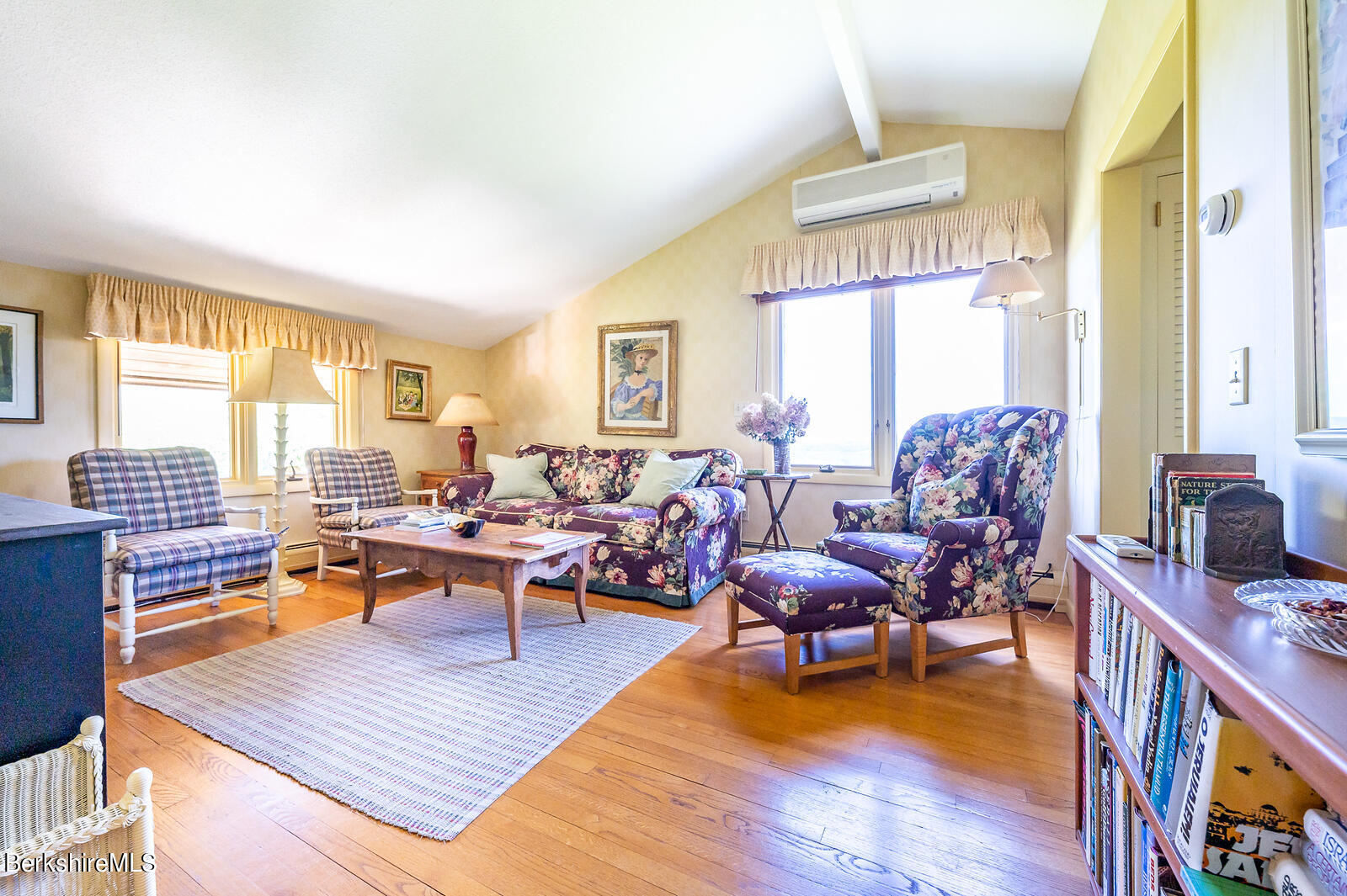 87 Shun Toll Road Egremont, MA 01230 - Photo 23 of 36 Guest seating area