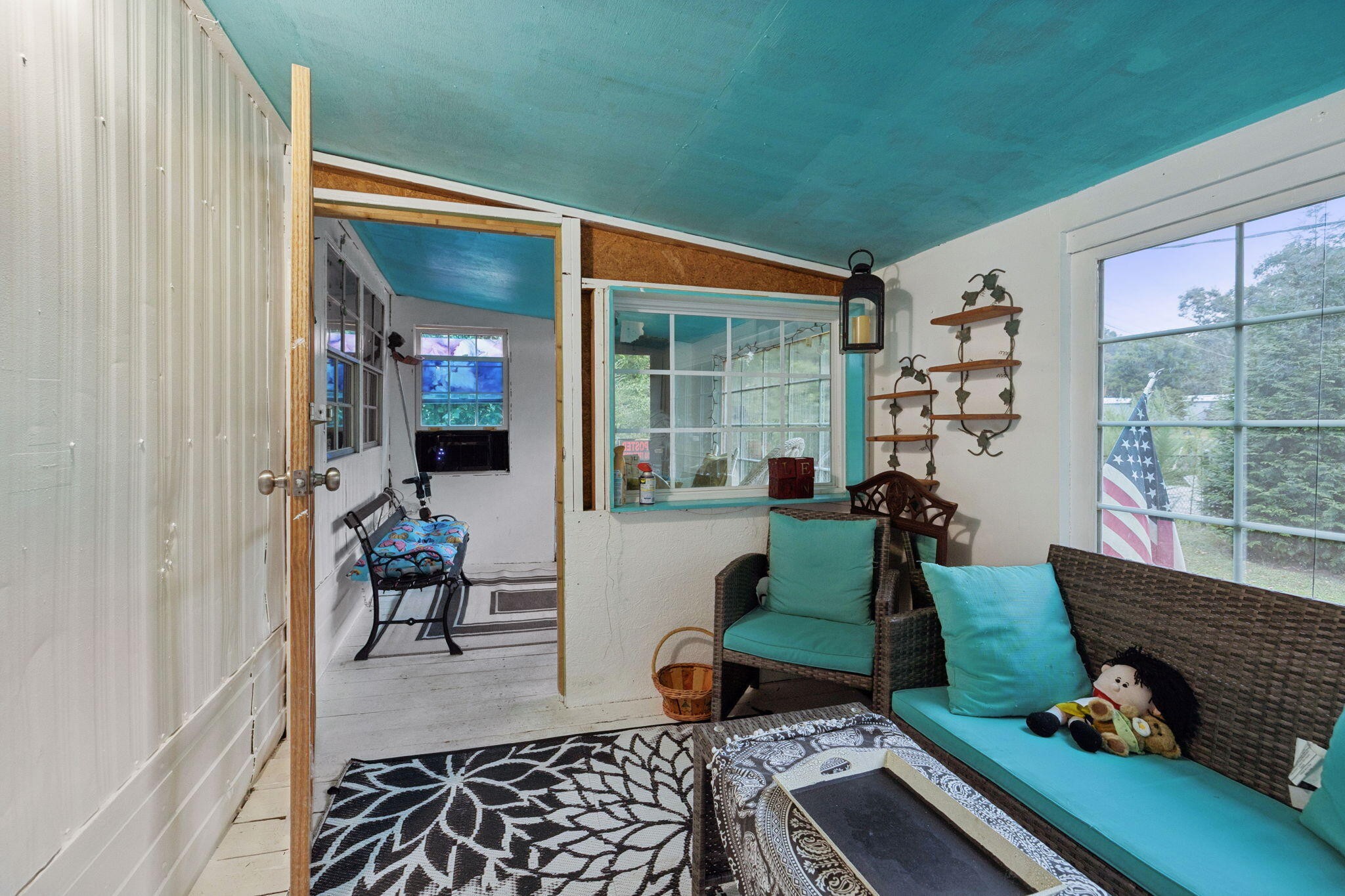 7503 Davis Mill Road Harrison, TN 37341 - Photo 5 of 33 a living room filled with furniture