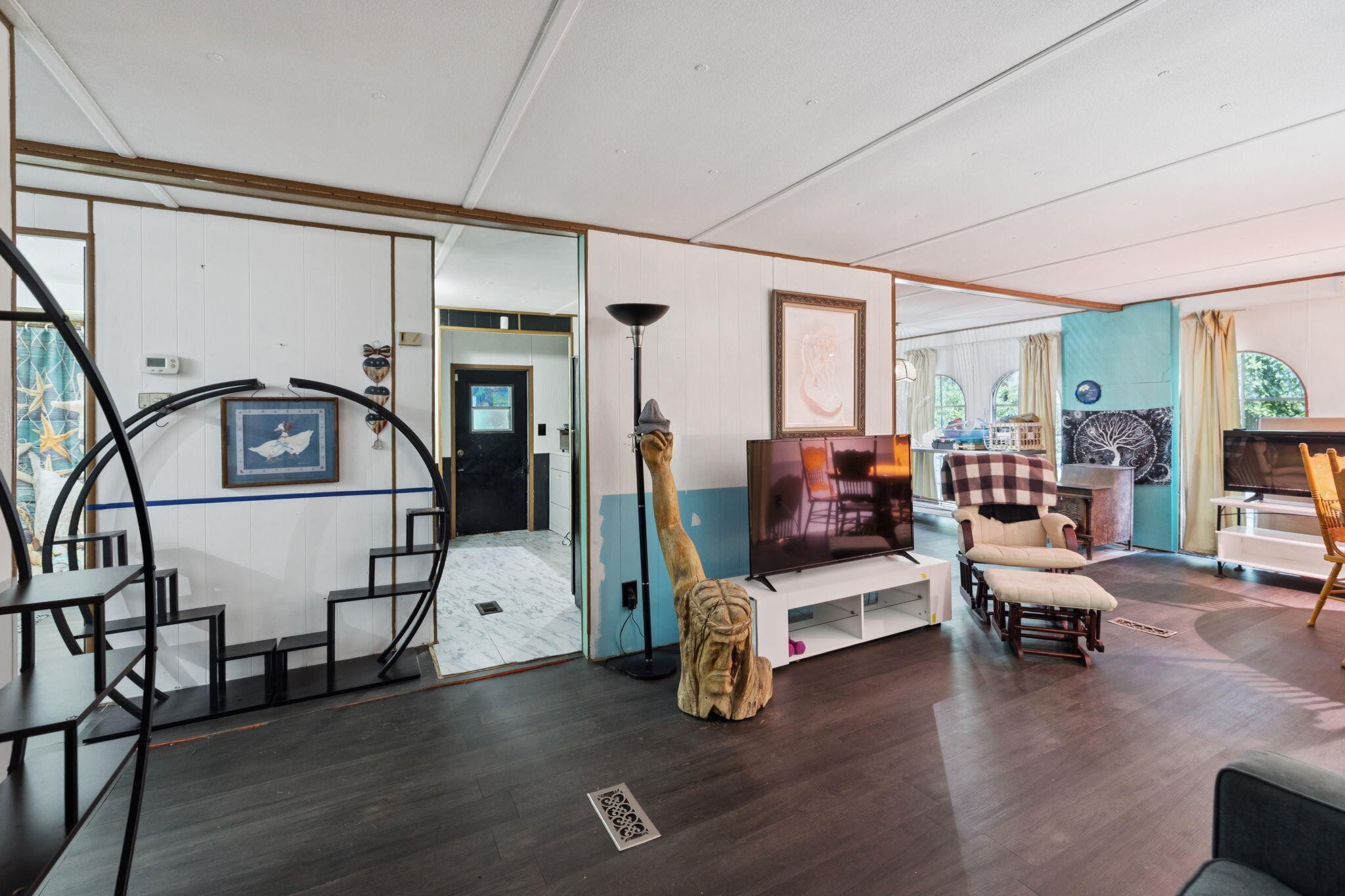 7503 Davis Mill Road Harrison, TN 37341 - Photo 8 of 33 a living room with furniture and a flat screen tv