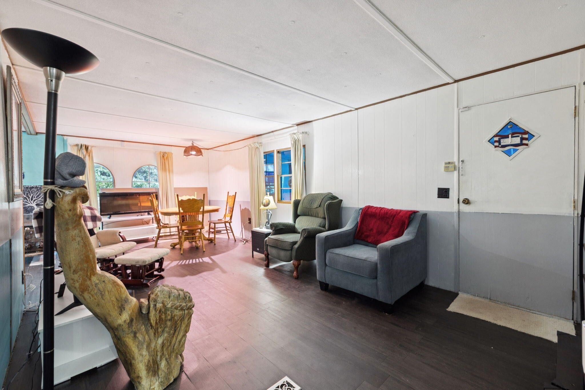 7503 Davis Mill Road Harrison, TN 37341 - Photo 9 of 33 a living room with furniture and a chandelier