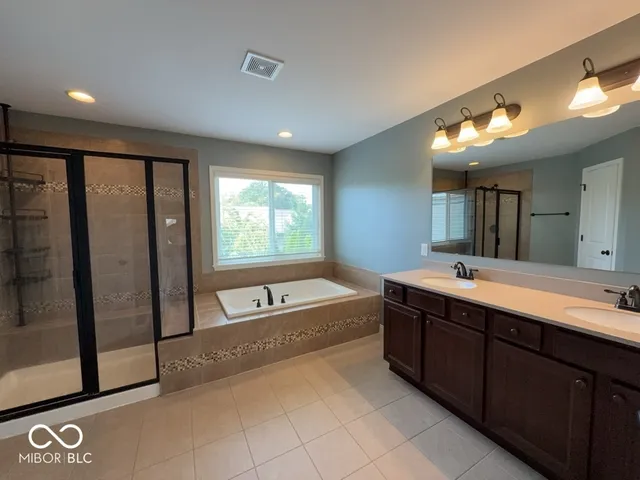 $2,850 | 13052 Whitten Drive North, Fishers, IN 46037