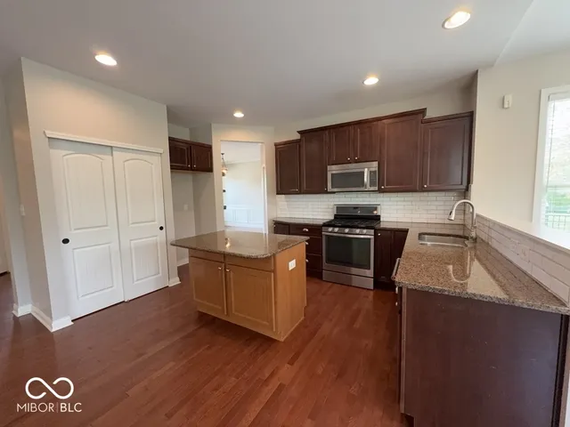 $2,850 | 13052 Whitten Drive North, Fishers, IN 46037