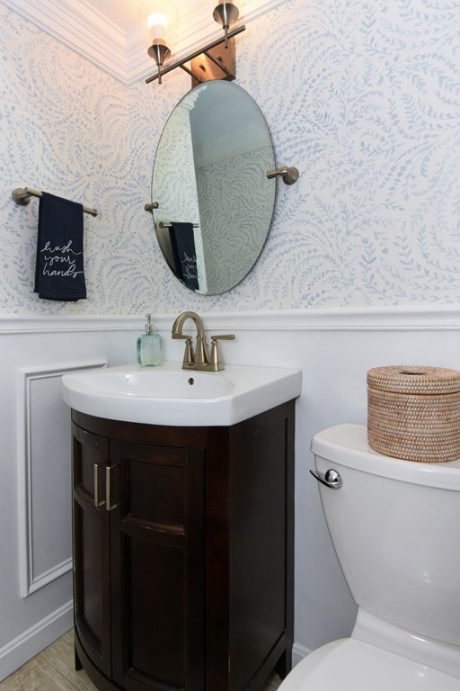 77 Outlook Road Wakefield, MA 01880 - Photo 14 of 41 Gallery Image 14