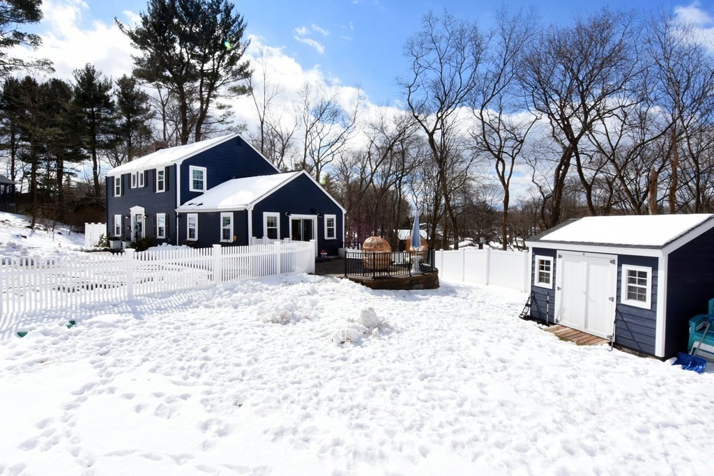 77 Outlook Road Wakefield, MA 01880 - Photo 2 of 41 Gallery Image 2