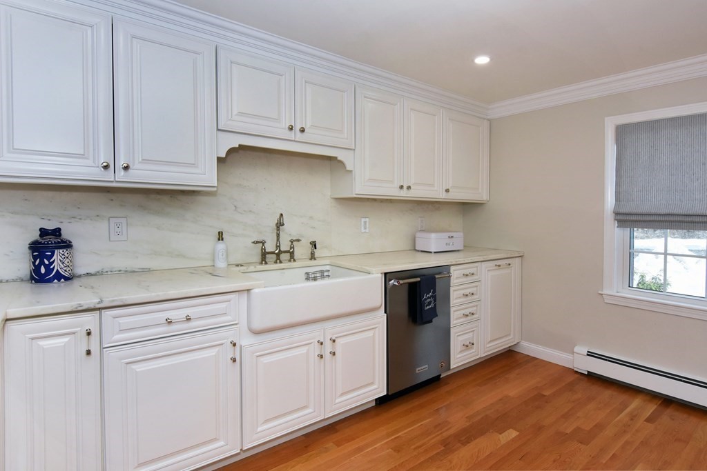 77 Outlook Road Wakefield, MA 01880 - Photo 21 of 41 Gallery Image 21