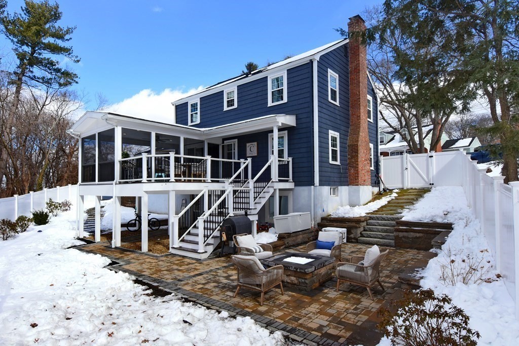 77 Outlook Road Wakefield, MA 01880 - Photo 3 of 41 Gallery Image 3