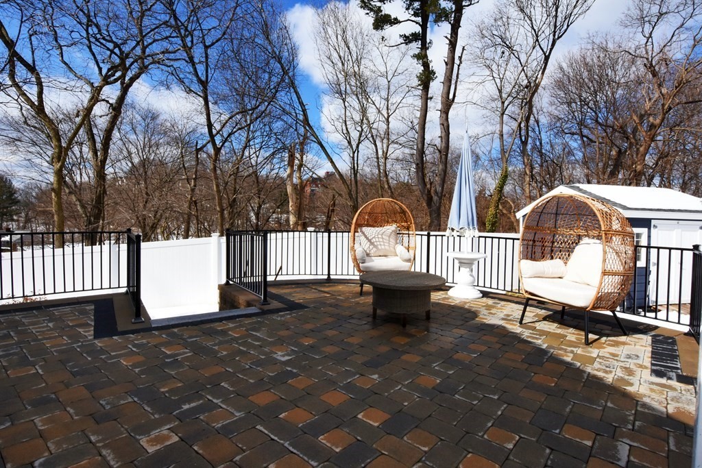 77 Outlook Road Wakefield, MA 01880 - Photo 7 of 41 Gallery Image 7