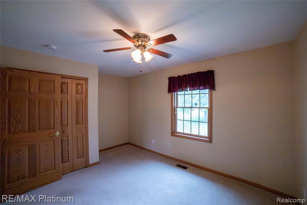 12987 Holtforth Road Fenton, MI 48430 - Photo 15 of 46