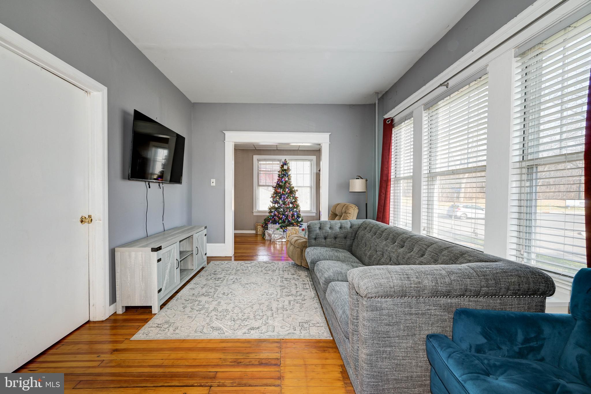 1843 Nottingham Way Trenton, NJ 08619 - Photo 15 of 56