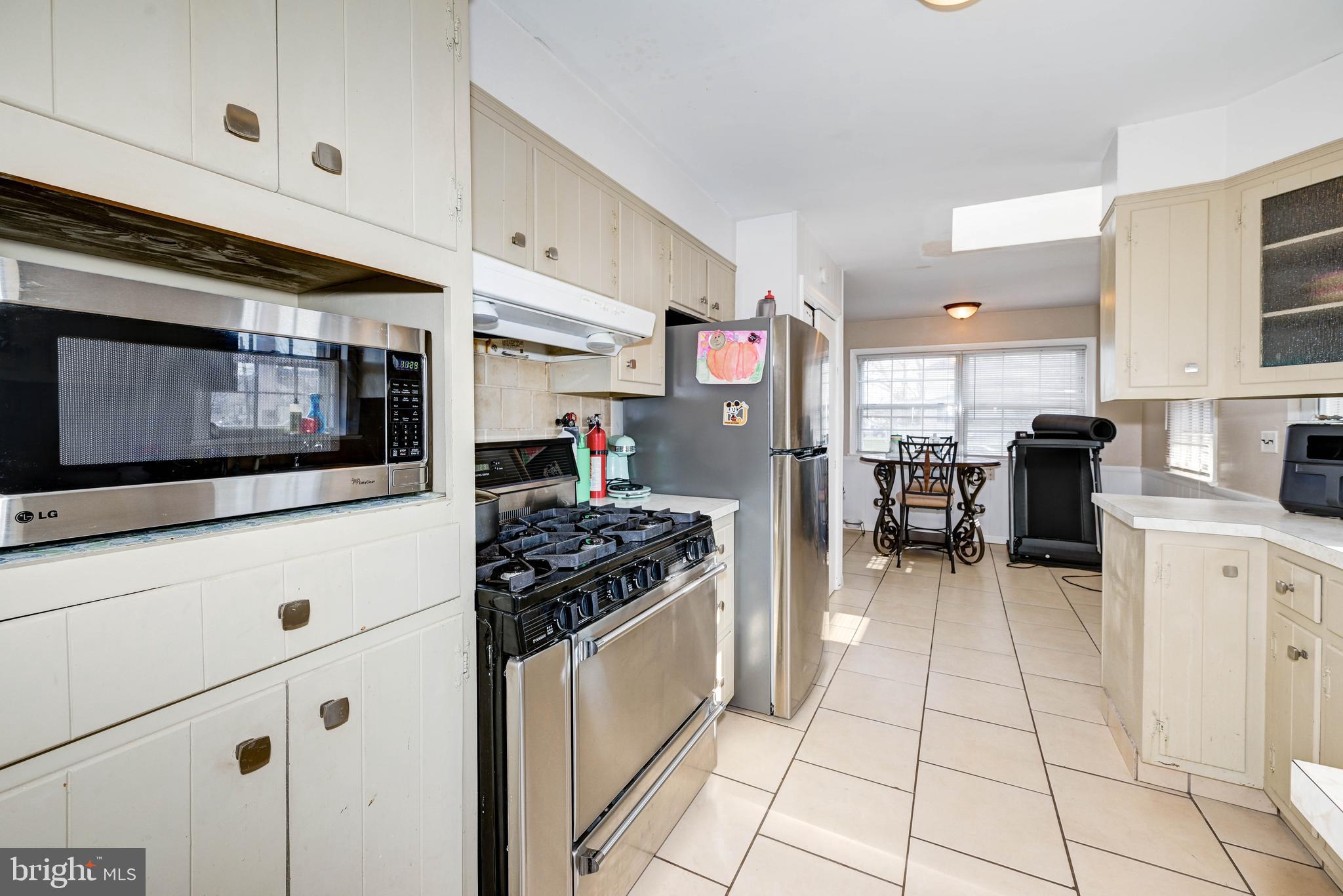 1843 Nottingham Way Trenton, NJ 08619 - Photo 31 of 56