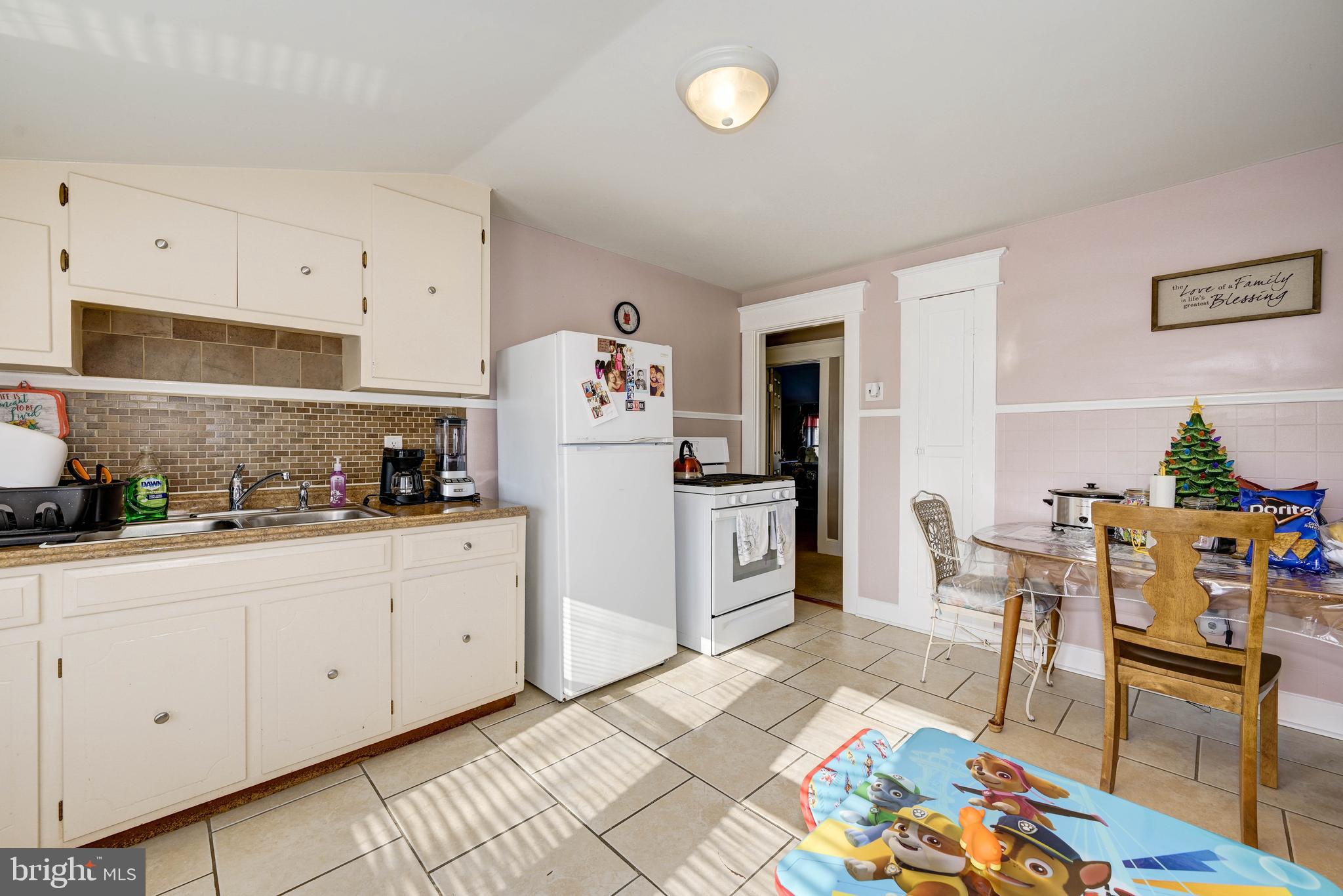 1843 Nottingham Way Trenton, NJ 08619 - Photo 45 of 56