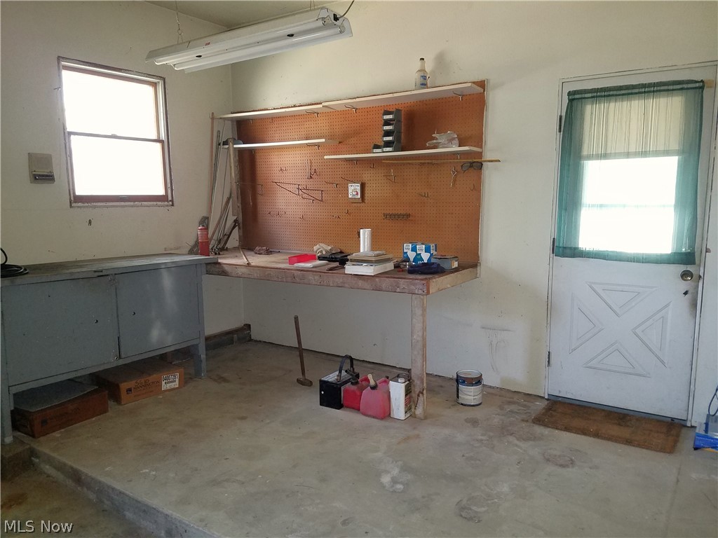 6115 Lance Road Medina, OH 44256 - Photo 17 of 19 Garage work shop