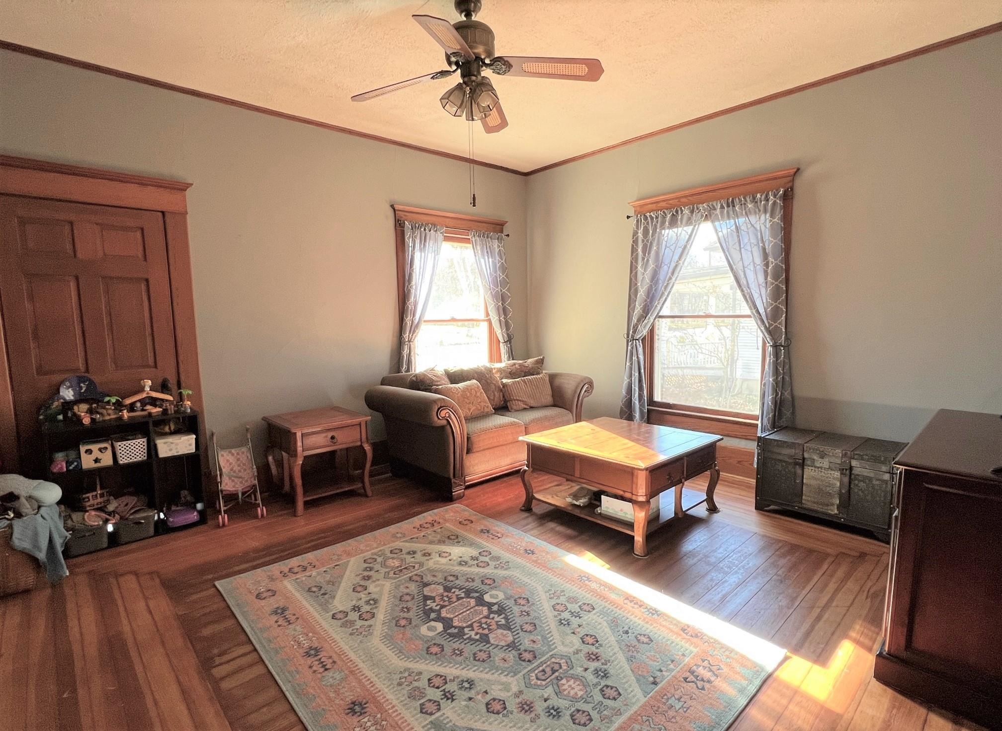 316 West 9th Avenue Winfield, KS 67156 - Photo 10 of 33