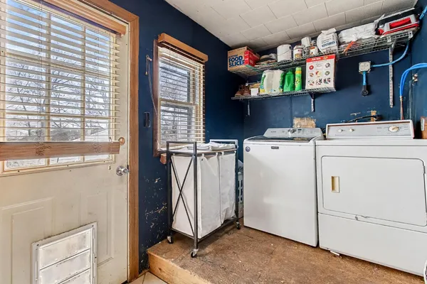 $189,900 | 414 Manchester Street, Aurora, IN 47001