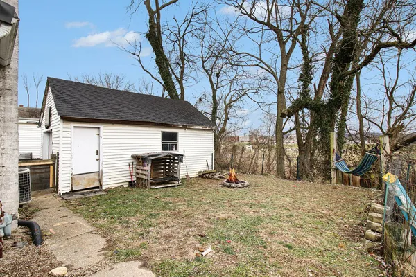 $189,900 | 414 Manchester Street, Aurora, IN 47001