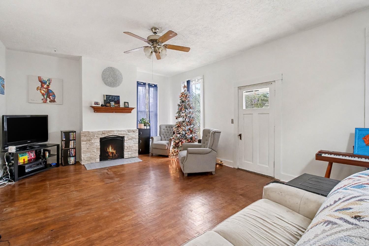 414 Manchester Street Aurora, IN 47001 - Photo 4 of 15