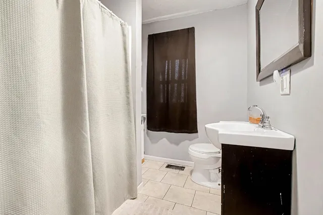 $197,000 | 414 Manchester Street, Aurora, IN 47001