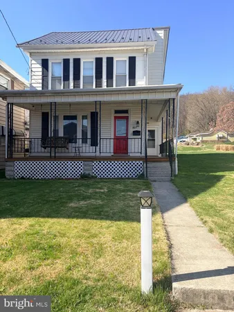 $229,900 | 805 East Grand Avenue, Tower City, PA 17980