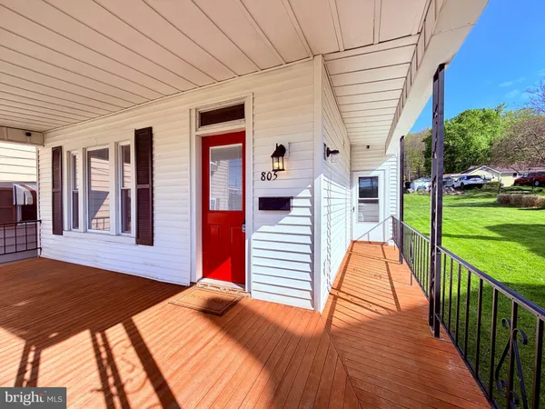 $229,900 | 805 East Grand Avenue, Tower City, PA 17980