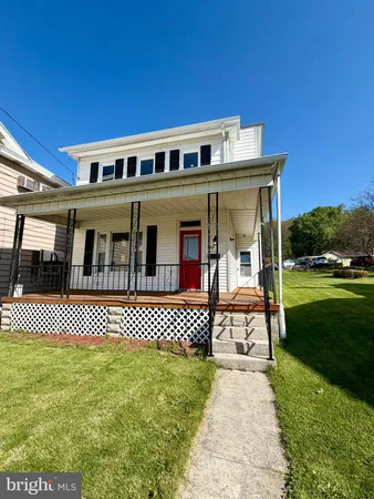 $229,900 | 805 East Grand Avenue, Tower City, PA 17980