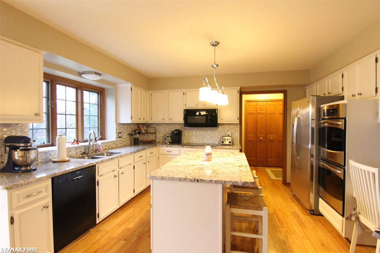 3033 Kilburn Road West Rochester Hills, MI 48306 - Photo 11 of 44