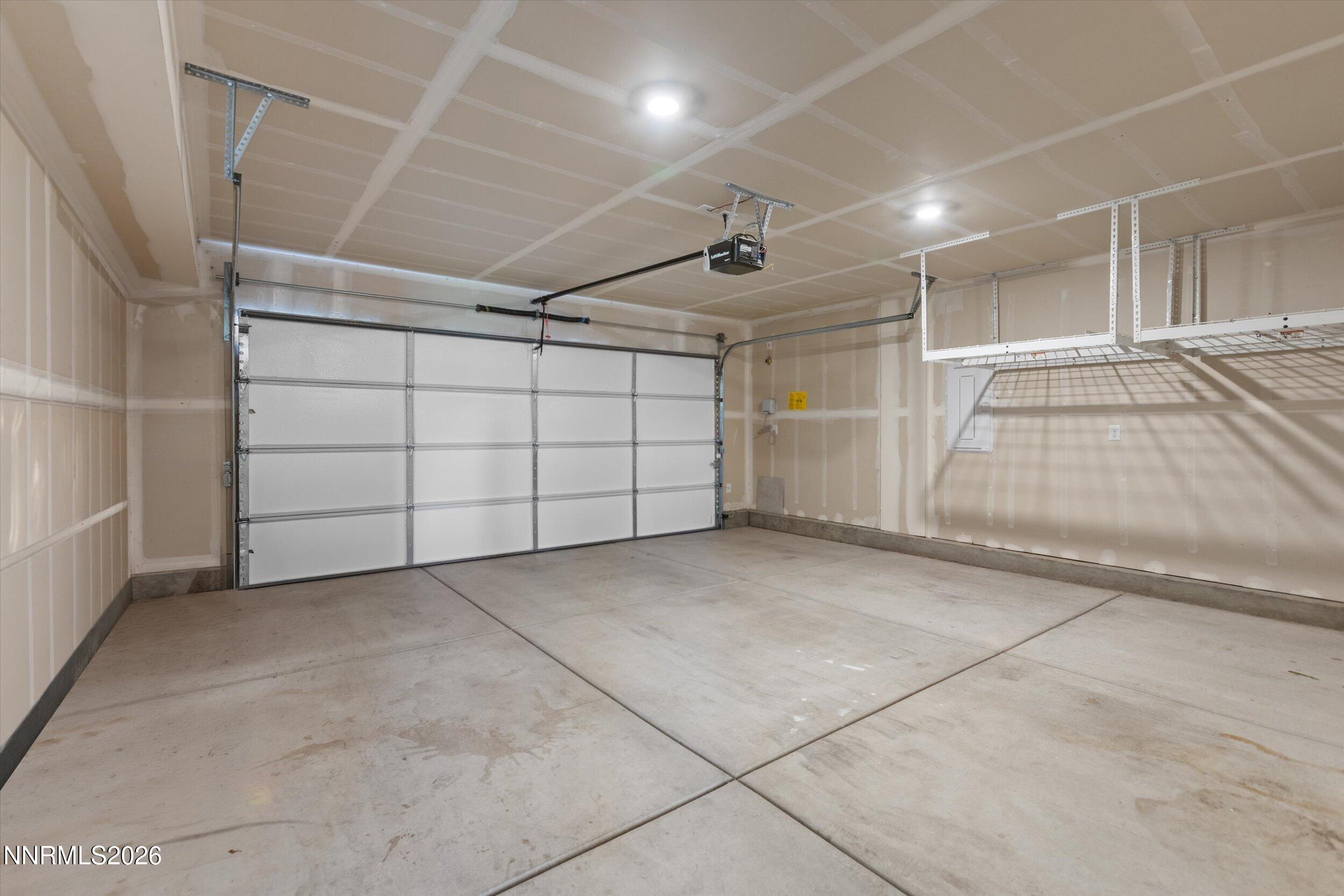 638 Coyote Bluff Reno, NV 89506 - Photo 32 of 38 35-0Y7A8941_1