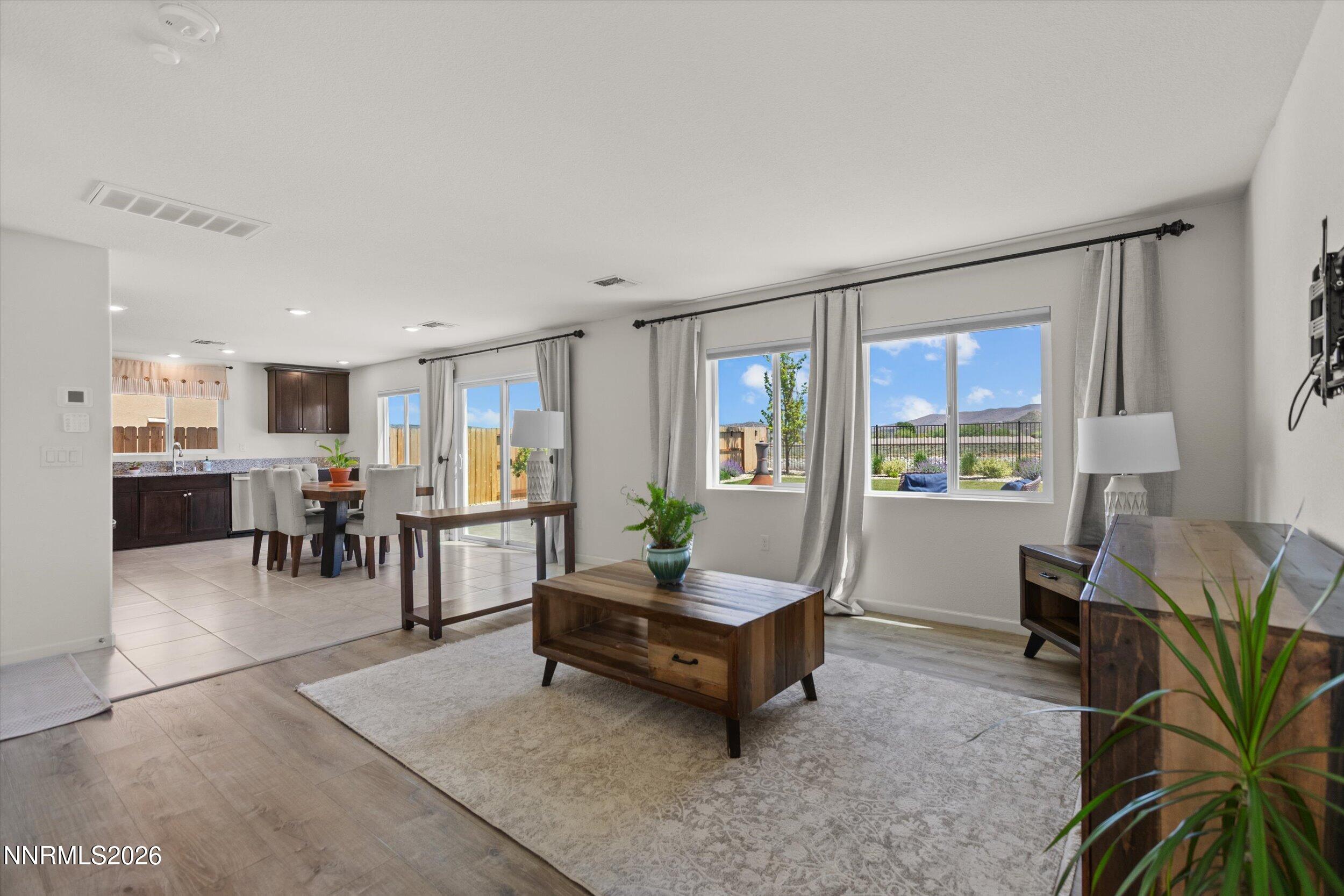 638 Coyote Bluff Reno, NV 89506 - Photo 4 of 38 05-0Y7A8917