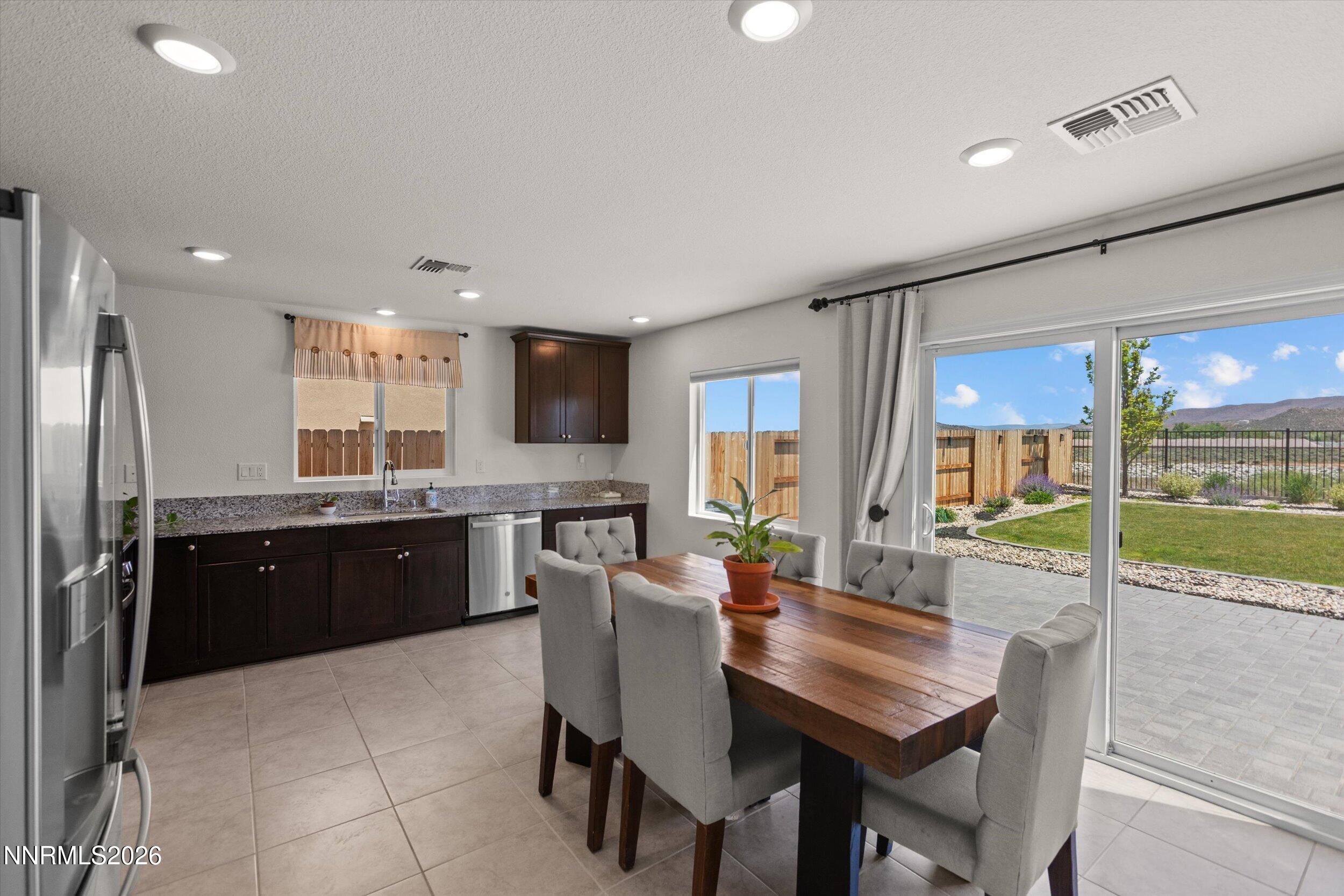 638 Coyote Bluff Reno, NV 89506 - Photo 8 of 38 09-0Y7A8929