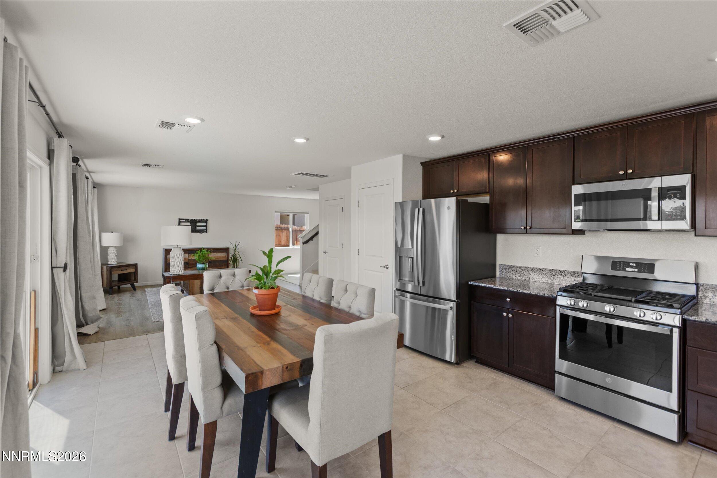 638 Coyote Bluff Reno, NV 89506 - Photo 9 of 38 10-0Y7A8932