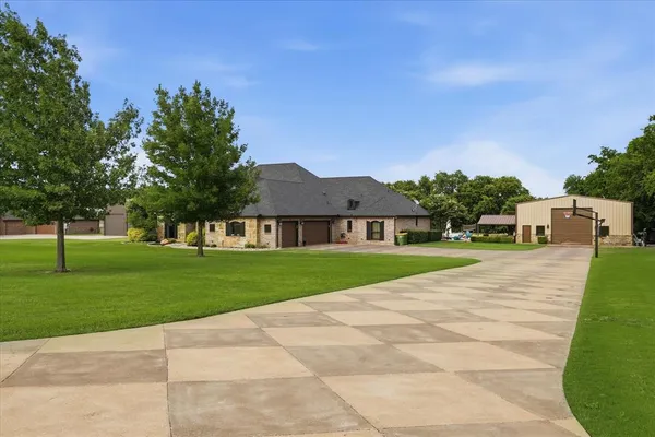 $1,299,900 | 7000 Hunnington Drive, Sanger, TX 76266