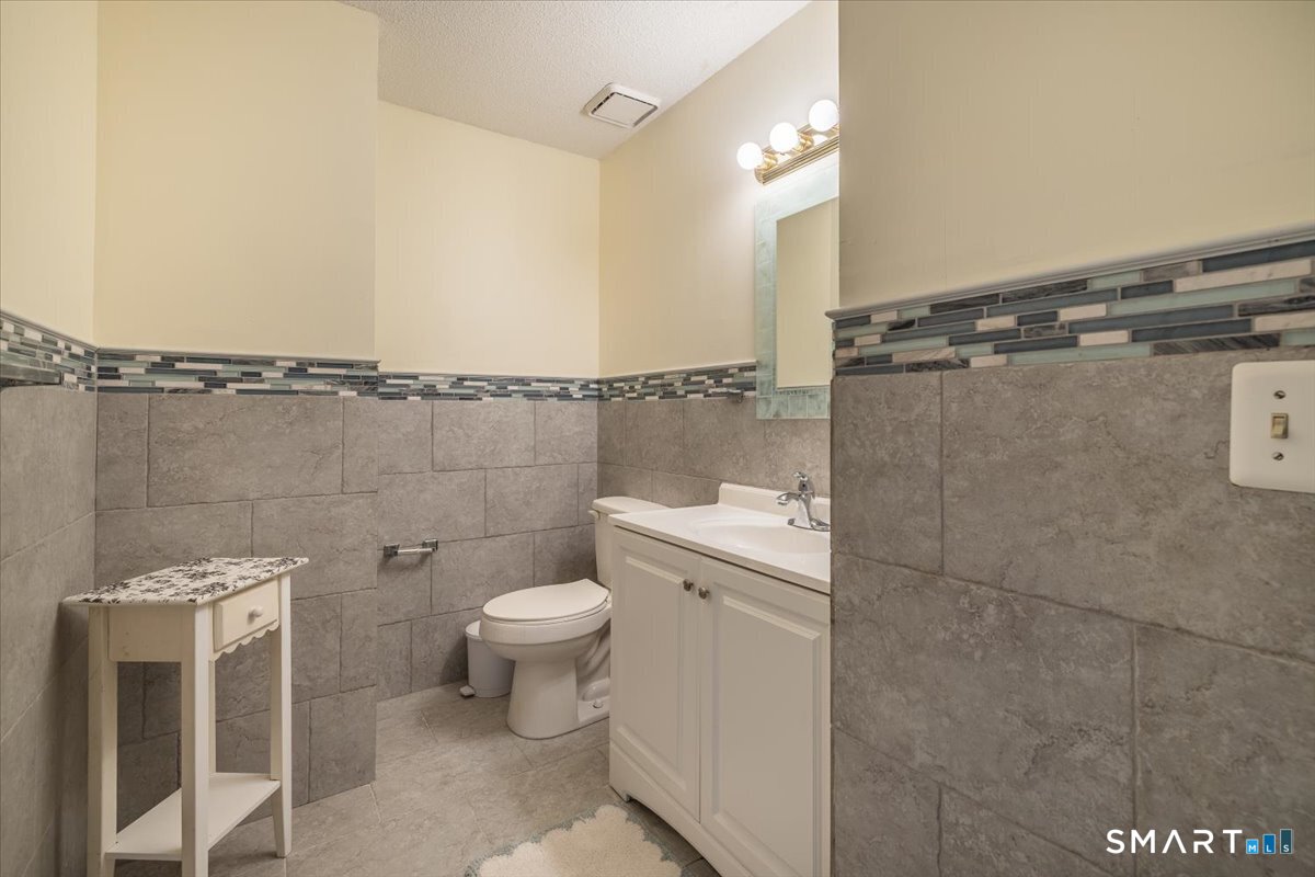 289 Broad Street, Unit 289 Bridgeport, CT 06604 - Photo 12 of 33