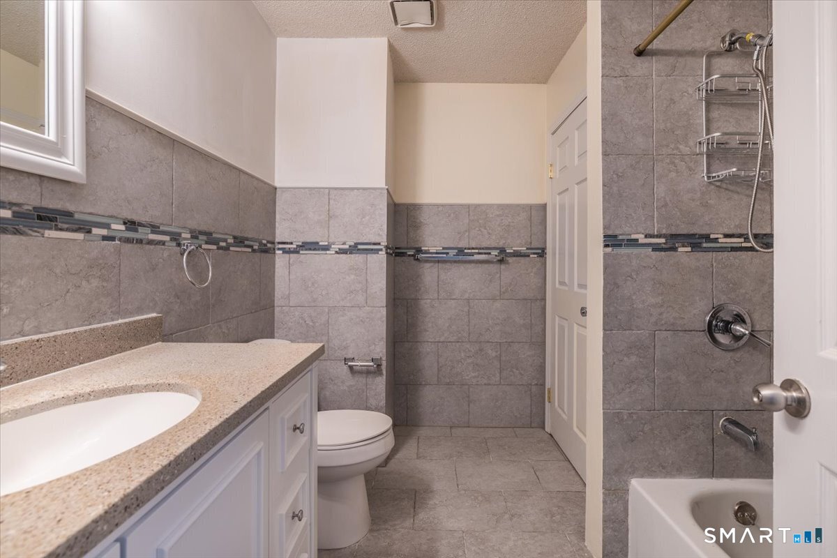 289 Broad Street, Unit 289 Bridgeport, CT 06604 - Photo 15 of 33