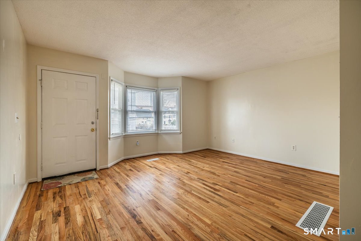 289 Broad Street, Unit 289 Bridgeport, CT 06604 - Photo 5 of 33