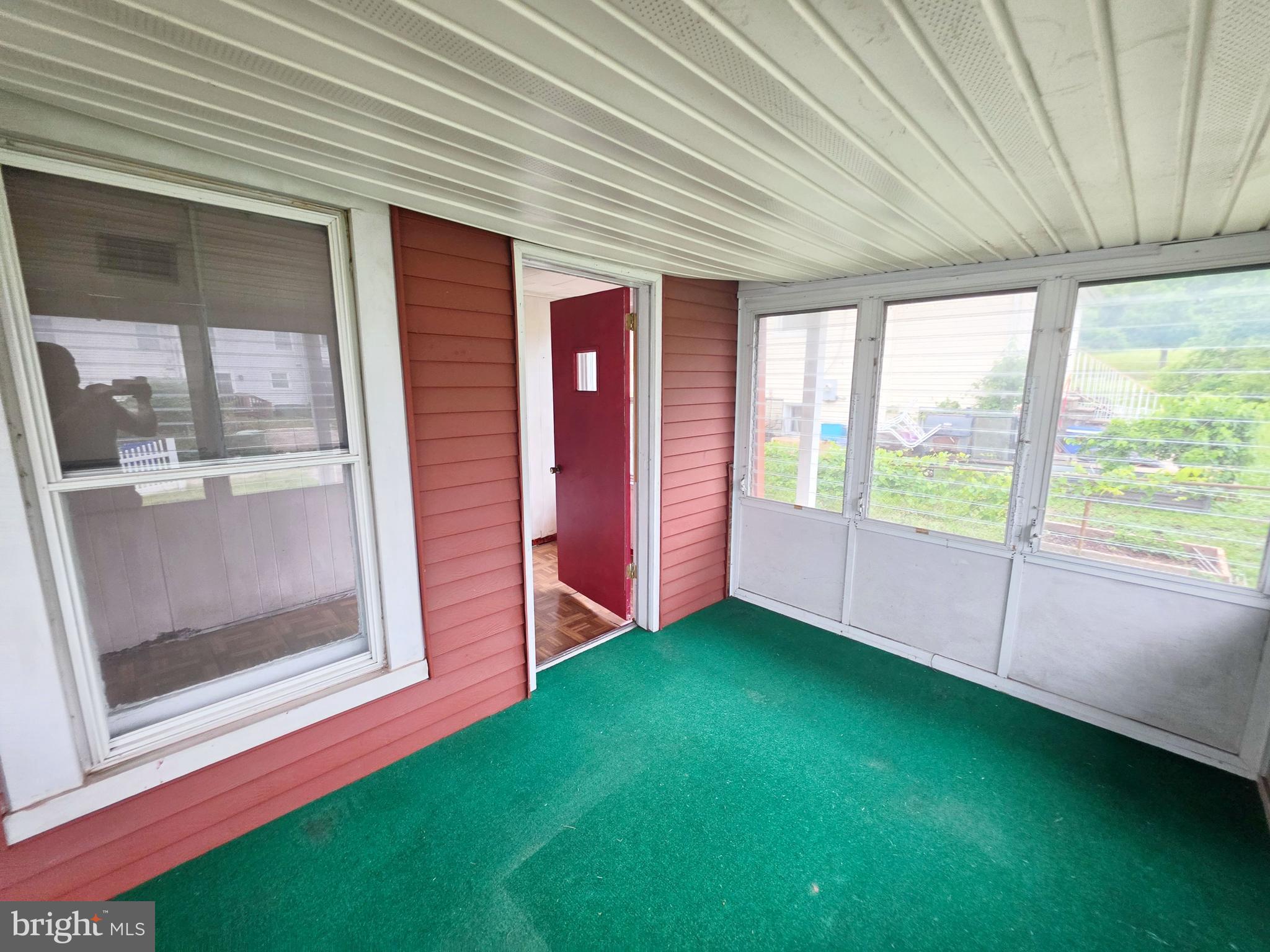 2640 Ridgely Street Baltimore, MD 21230 - Photo 12 of 20 sunroom