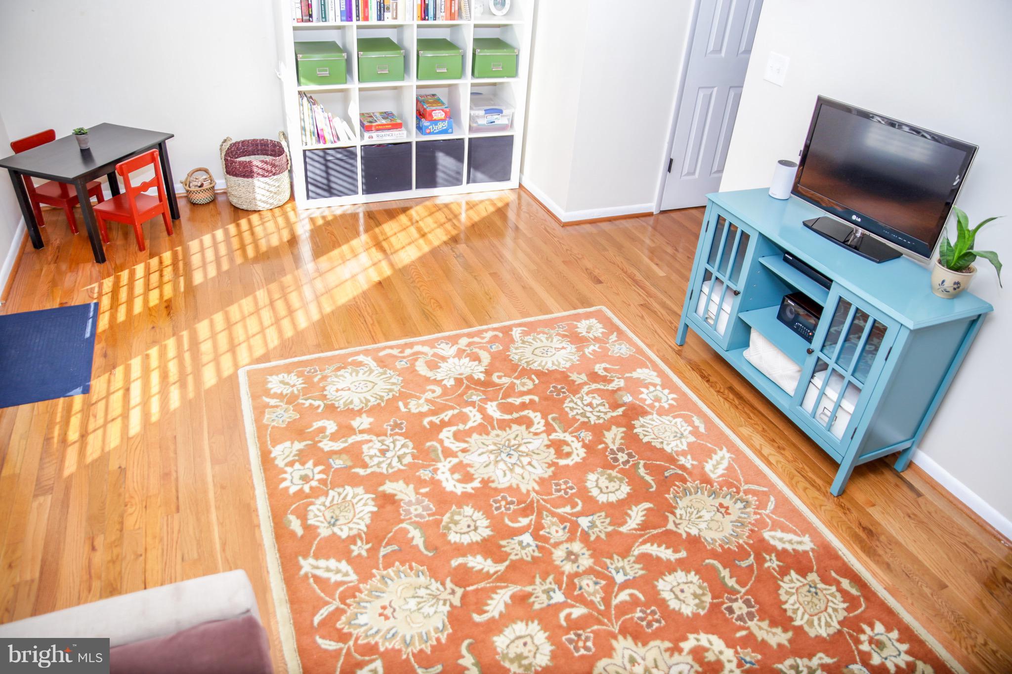 1736 Ridgely Road Edgewater, MD 21037 - Photo 77 of 89 Living Room