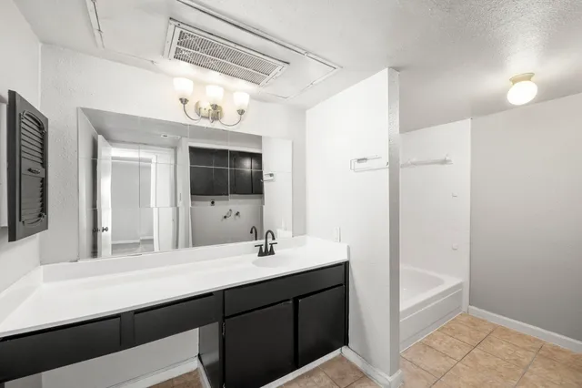 $70,000 | 206 Plaza Verde Drive, Unit D35, Houston, TX 77038