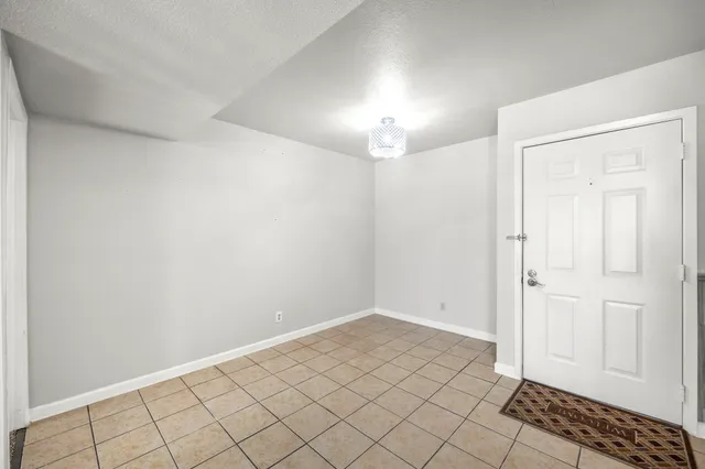 $70,000 | 206 Plaza Verde Drive, Unit D35, Houston, TX 77038