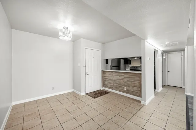 $70,000 | 206 Plaza Verde Drive, Unit D35, Houston, TX 77038