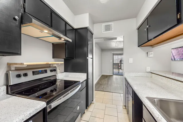 $70,000 | 206 Plaza Verde Drive, Unit D35, Houston, TX 77038