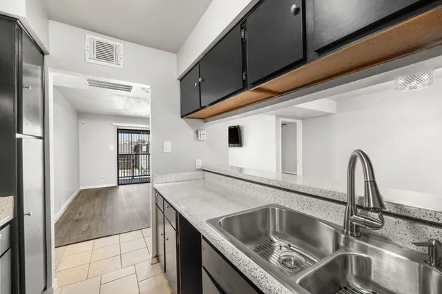 $70,000 | 206 Plaza Verde Drive, Unit D35, Houston, TX 77038