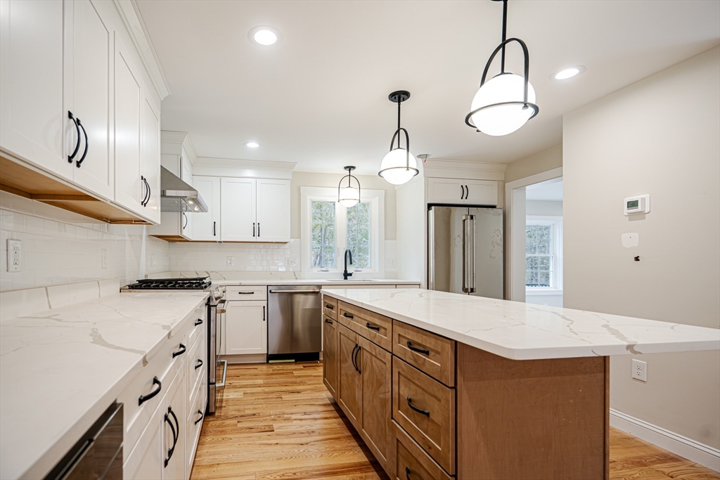 35 Homestead Road Lynnfield, MA 01940 - Photo 11 of 38