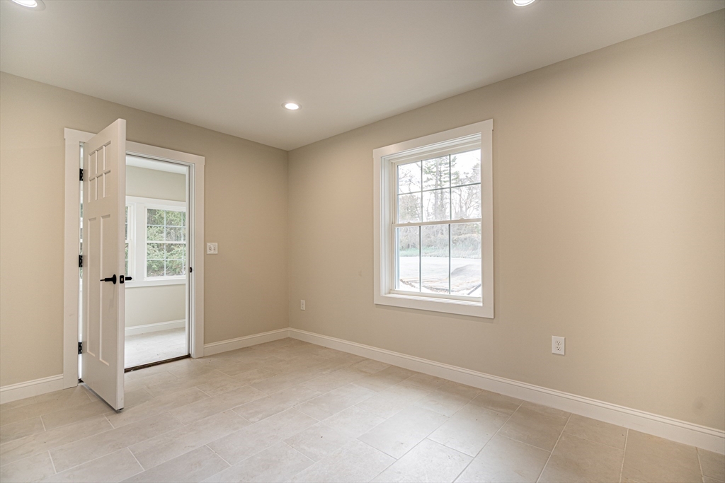 35 Homestead Road Lynnfield, MA 01940 - Photo 15 of 38